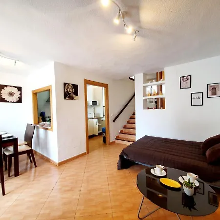 Casa De La Playa: *
