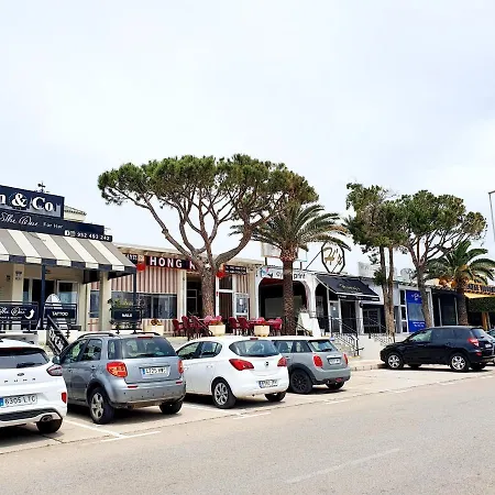 Casa De La Playa: *